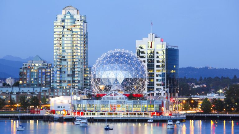 Read more about the article Vancouver Canada Top Things To Do | Viator Travel Guide(2:33)