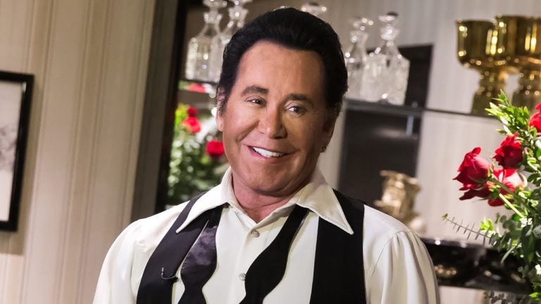 Read more about the article Regular – Wayne Newton: Up Close and Personal Show in Las Vegas