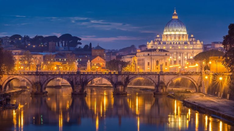 Read more about the article Regular – Vatican Museums at Night with Dinner and Sistine Chapel
