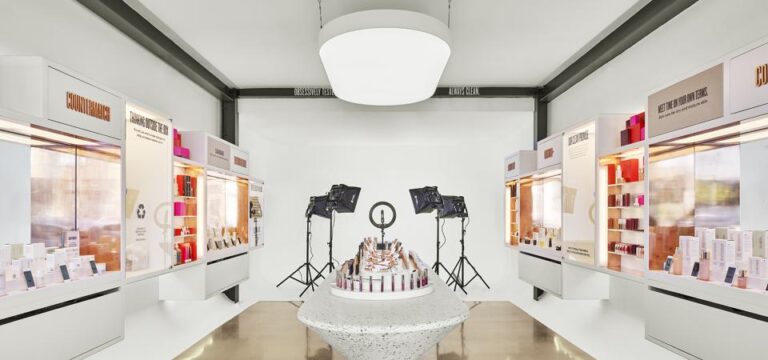 Read more about the article Business 96.2 – Why Live-Streaming Is The Next Big Trend In Beauty, From Clinique To Beautycounter