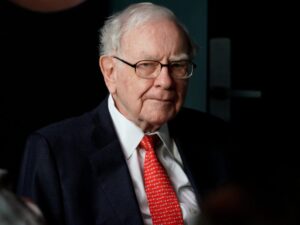 Read more about the article Business 101 – 3 writing techniques Warren Buffett used to make his famous shareholder letters stand out over the decades