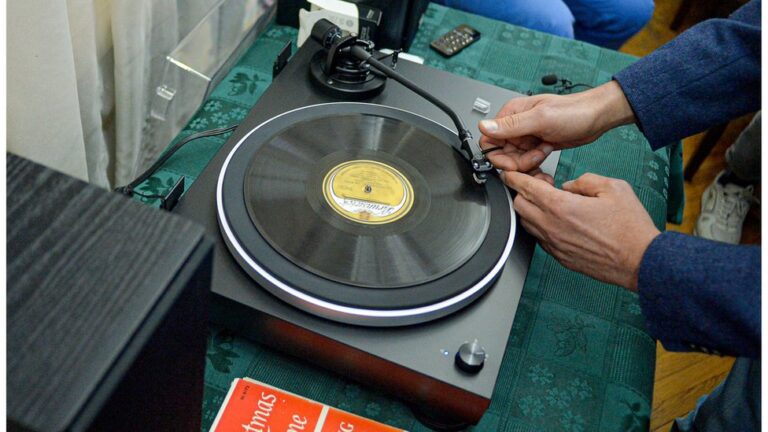 Read more about the article Regular(4/10) – Vinyl record sales outperformed CDs in the US for the first time since 1987