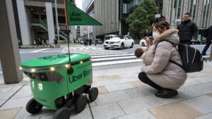 Read more about the article (3/16-18) Uber Eats starts robot deliveries in Tokyo