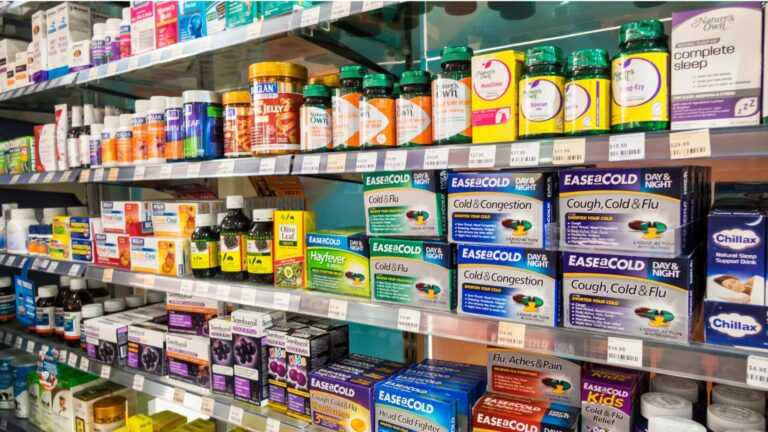 投稿についてもっと詳しく (5/24) Convenience stores, vending machines to soon sell OTC drugs